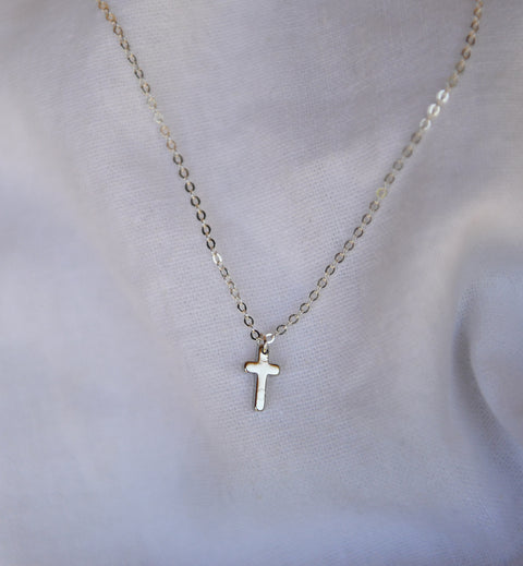 Collar Cruz Relieve Plata