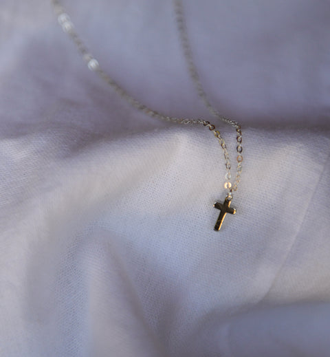 Collar Cruz Relieve Plata