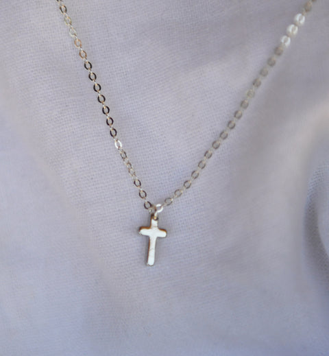 Collar Cruz Relieve Plata