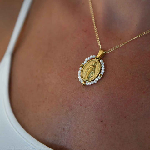 Collar Virgen Perlas Blancas