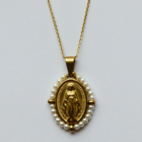Collar Virgen Perlas Blancas