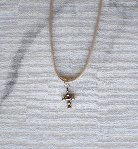 Collar Cruz Pelotitas Cuerito Beige
