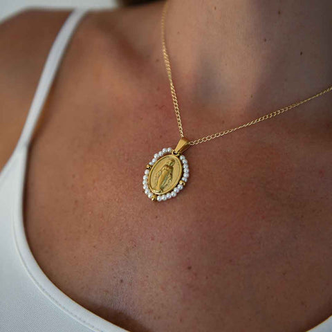 Collar Virgen Perlas Blancas