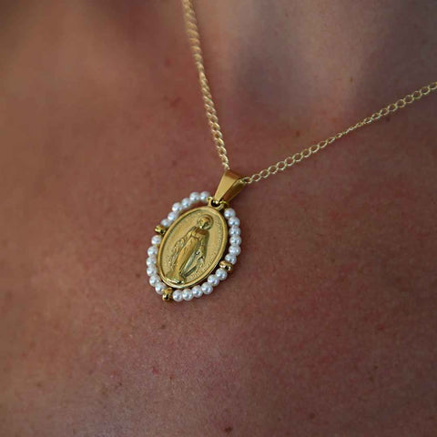 Collar Virgen Perlas Blancas