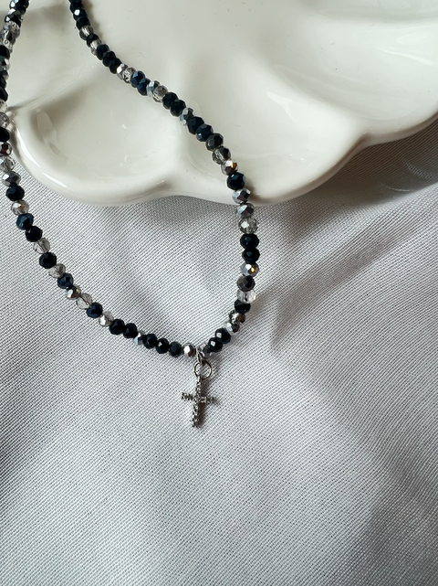 Collar Cruz Circones Mostacillas Negras