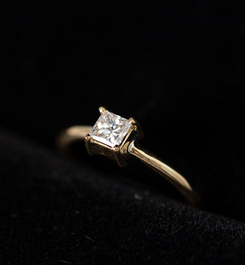 Anillo Petite Violeta