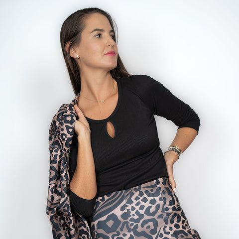 POLERA LAGRIMA NEGRA